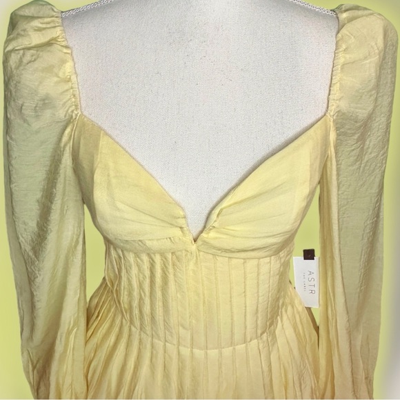 NWT ASTR The Label ‘Carina Open Back Mini Dress’ in “Butter” Yellow Size XS - Picture 8 of 16